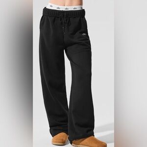 ALO Yoga Black Sweatpants